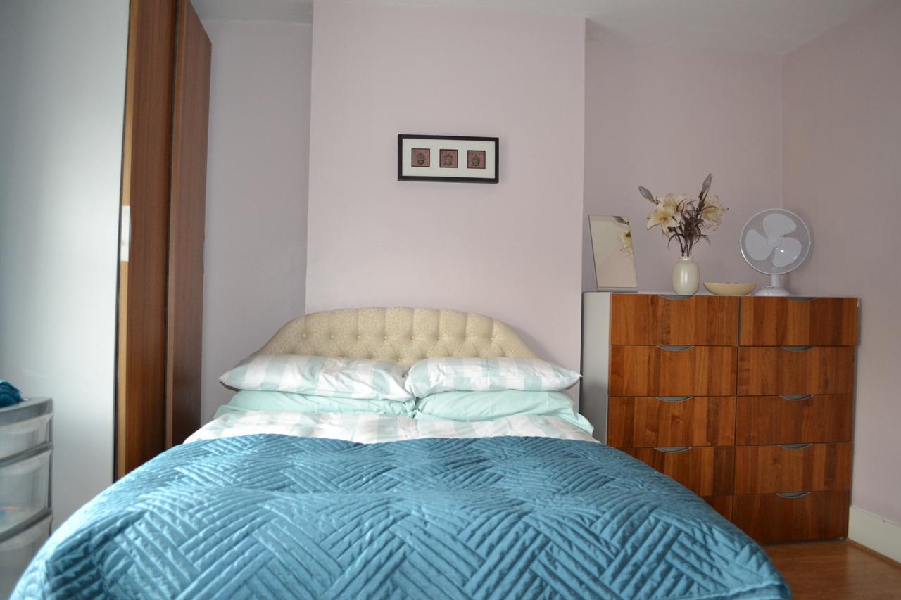 2 Bedroom House -Ealing London Exterior photo