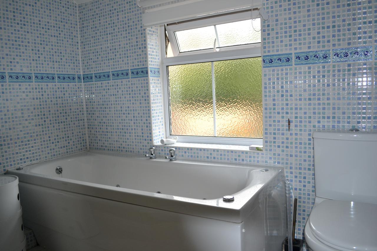 2 Bedroom House -Ealing London Exterior photo