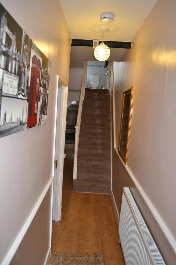 2 Bedroom House -Ealing London Exterior photo
